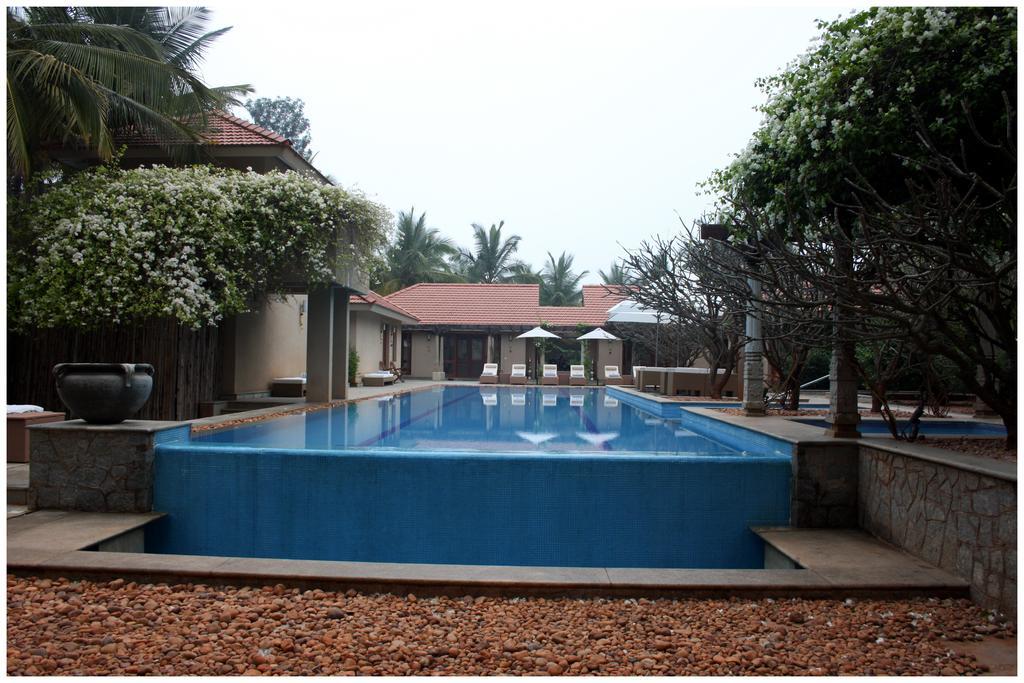 Shreyas Retreat Hotel Nelamangala Exterior photo